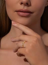 Perfection Pavé Twist Ring in Gold