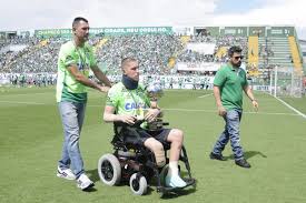Official website of the chapecoense football association. Barcelona Will Honour Victims Of Chapecoense Plane Crash In A Friendly At The Nou Camp