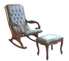 Bis zu 30% reduziert wohnzimmer hängeleuchten online kaufen bei otto › große auswahl top service top marken ratenkauf & kauf auf rechnung möglich › jetzt bestellen! Schaukelstuhl Mit Hocker Klassisch Bezug Kunstleder Mobel Fur Wohnzimmer Einrichtung Klassisch Schaukelstuhl Hocker Im Stil Buchenholzstruktur Kaufen Bei Arteferretto S R L