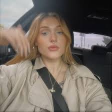 Lily Stroud's Instagram, Twitter & Facebook