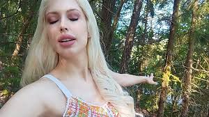 Im a nature lover,I'm a Plantita,and im also a good person.