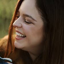 Amanda Elledge's Instagram, Twitter & Facebook