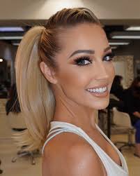 My most recent glam look! What do you guys think of my longer hair? Yes or  no? 💋 @larackay @beauty_by_aylin