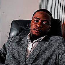 ⚫️⚫️⚫️ UN CHARGÉ DE MISSION A LA PRÉSIDENCE DE LA REPUBLIQUE VOLE LES  PRIMES ET TERRORISE SES EMPLOYÉS Vous connaissez peut-être Victor ARREY  MENGOT. Il est chargé de mission à la présidence