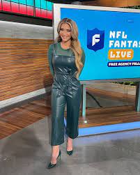 Cynthia Frelund - Free pics, galleries & more at Babepedia