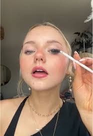 Darcy Mead's Instagram, Twitter & Facebook