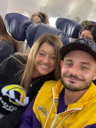 Whose house was the family at to watch the game?