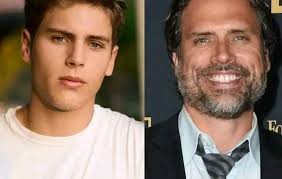 Actor signs contract with the young and the restless