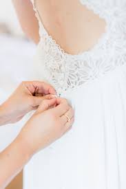 Maybe you would like to learn more about one of these? Sara Und Hannes Romantische Hochzeit Bei Munchen Pomponetti Romantische Hochzeit Hochzeitskleid Spitze Kleid Hochzeit