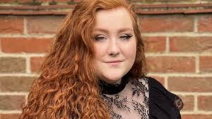 Anna Parras's Instagram, Twitter & Facebook