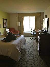 Bu otel richter park golf sahası ve danbury fair alışveriş merkezi yakınındadır. King Bed Room Picture Of Hilton Garden Inn Danbury Tripadvisor