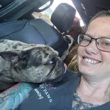 Who is a good dog groomer for mini Aussies in Hood County?