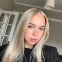 Emily Clare's Instagram, Twitter & Facebook