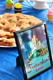See more ideas about disney diy, disney classroom, disney crafts. Disneyland Themed Party Decorations Free Printables