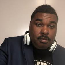 Makin music with @lataviusmulzac at the crib with my vintage piano  collection #youaresobeautiful 🎹🎼🎤🎼🎹🐱🐈#rhodes #mark2 #mark1  #wurlitzer 210 206 #cats #prince #princethecat #pianocollections