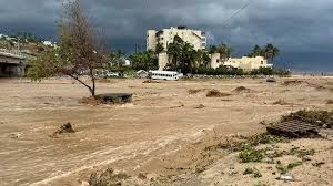 Lluvias de “Vance” provocan inundaciones, evacuaciones y suspensión de clases en Los Cabos