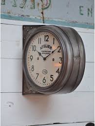 Horloge De Gare Double Face Typique De L Ere Industrielle Horloge De Gare Decoration Industrielle Horloges Vintage