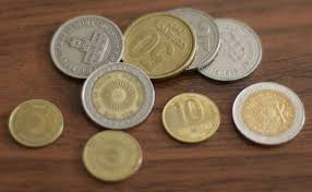 Dibanding dua usulan di atas, alternatif terakhir dari iwan untuk menggaji guru honorer dengan upah minimum adalah yang paling masuk akal. Penentuan Upah Ekonomi 2021