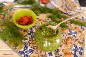 Il Pesto Di Finocchietto Selvatico E Mandorle E Un Condimento Gustoso Che Potete Utilizzare Per Condire La Pasta O Insaporire I Seco Nel 2020 Cibo Etnico Pesto Mandorle