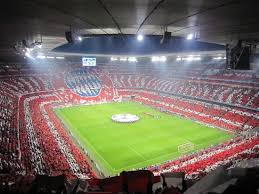 The allianz arena is a famous landmark in munich and the home of the football club fc bayern munich. Allianz Arena Interno Izobrazhenie Alyanc Arena Myunhen Tripadvisor