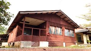 Atap setengah utuhnya manis, berpadu dengan kanopi flat pada bagian teras. Timelapse Of Rumah Kampung In Stock Footage Video 100 Royalty Free 1041083377 Shutterstock