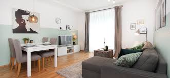 Quando si ridipinge la casa penso che sia molto importante avere una visione di insieme e scegliere i colori non sulla scia della moda ma più che altro trovare dei colori con i quali siamo in grado di essere in armonia per lunghi anni. Pitturare Una Stanza Prezzi Consigli E Scelta Dei Colori Tirichiamo It