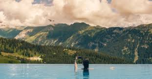 Verifica preturile cu ajutorul butoanelor albastre din articol. Top 10 Cazari De Poveste Cu PiscinÄƒ IncÄƒlzitÄƒ Pentru Sezonul Rece