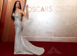 Veja os looks do tapete vermelho no Oscar 2025