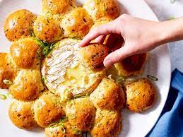 Die frage der verköstigung auf einer party ist eine ganz essentielle frage, denn gäste, die hungrig sind, feiern nicht gern. Fingerfood Herzhafte Snacks Fur Party Und Buffet Lecker