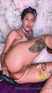 Ellbambi dildo fucking