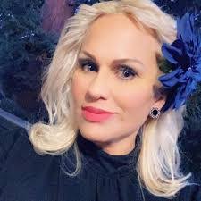 Cheryl Darrow's Instagram, Twitter & Facebook