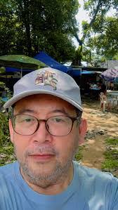 David Vasbinder's Instagram, Twitter & Facebook