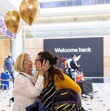 But following recent fresh waves of covid in australia, new zealand pulled the plug on friday for at least the next eight weeks. Australia And New Zealand Begin Travel Bubble Reuniting Families The New York Times