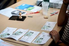 Sommige stembureaus zijn al open op maandag 15 maart en dinsdag 16 maart. Kan Ik Nu Nog Een Volmacht Geven Tot Wanneer Kan Ik Zondag Stemmen Een Antwoord Op Al Je Last Minutevragen Over De Verkiezingen Binnenland Hln Be