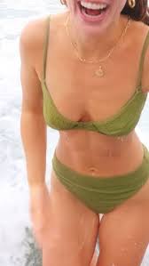 Julia Hatch Sexy Tits and Ass Photo Collection - Fappenist