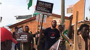 The protest to mark june 12 democracy day moved from the popular mokola roundabout on to the unversity of ibadan. Qubu9w 7ljvm