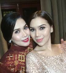 This is teaser azad + eira syazira by uncle amy on vimeo, the home for high quality videos and the people who love them. 11 Pasangan Adik Beradik Artis Popular Yang Korang Mungkin Tak Tahu Media Hiburan