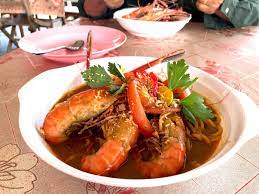 Daging salai yg mengunakan daging yg tanpa lemak agar ia lebih lembut di makan terdapat juga itik, keli. Resepi Mee Kari Udang Galah