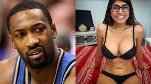 Porn Star Mia Khalifa Gets EXPOSED by Gilbert Arenas for Thirsting in His  DMs