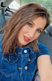 Hej. Valdrin heter jag och söker jobb i Göteborg. Jag är öppen för all typ  av jobb, helst inom kundservice eller lager då jag nyligen har tagit ett  truckkort! Jag är en