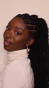 Davina Wright's Instagram, Twitter & Facebook