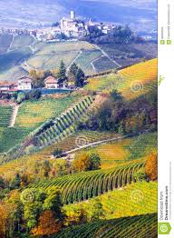 O piemonte é uma região situada no norte da itáli. Weinberge Und Schlosser Von Piemonte In Den Herbstfarben Italien Stockfoto Bild Von Nave Hugel 89605304