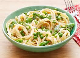 Jamie calls for the sauce to be mixed with the pasta then the bacon and chicken to be scattered on top. Pin On Pasta