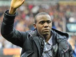 Fabrice muamba pauses for a second. Ex Bolton Footballer Fabrice Muamba Set To Become A Dad Again Daily Record