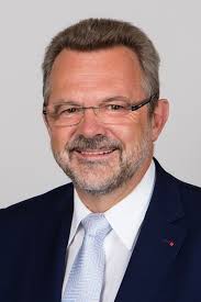 Ich finde im gegenzug, dass die wolfgang m. Franz Thonnes Wikipedia