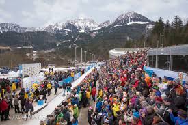Die höhe der schäden an der durch das unwetter zerstörten bobbahn königssee bleibt vage, aber sie wird immens sein. Der Rausch Der Geschwindigkeit Bob Und Skeleton Weltcup Am Konigssee Bergerlebnis Berchtesgaden Blog
