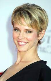 Les choix qui rajeunissent | coiffure simple. Epingle Sur Coupe Courte
