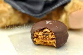 sea salt caramel maracon w chocolate coating eat sea salt caramel chocolate coating