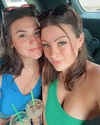 Elyse Brown (@elysenicoleb) • Instagram photos and videos