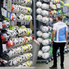 Découvrez plus de 65 sports et 7000 produits chez décathlon. Wie Ikea Decathlon Sagt Adidas Und Nike Mit 140 Filialen In Deutschland Kampf An Baden Wurttemberg